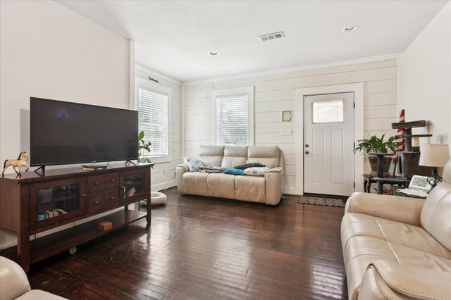 1102 W 12th Street, Bonham, TX 75418