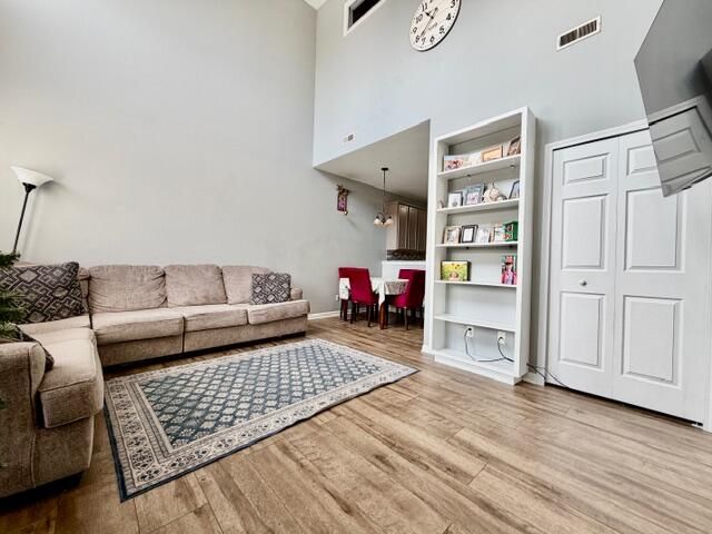 11610 Broadway, Crown Point, IN 46307