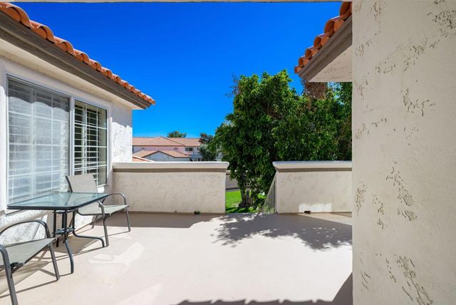 688 Vista Lago Circle N, Palm Desert, CA 92211