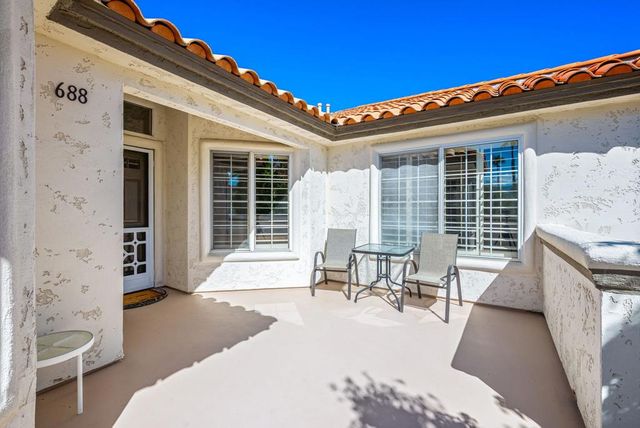 688 Vista Lago Circle N, Palm Desert, CA 92211