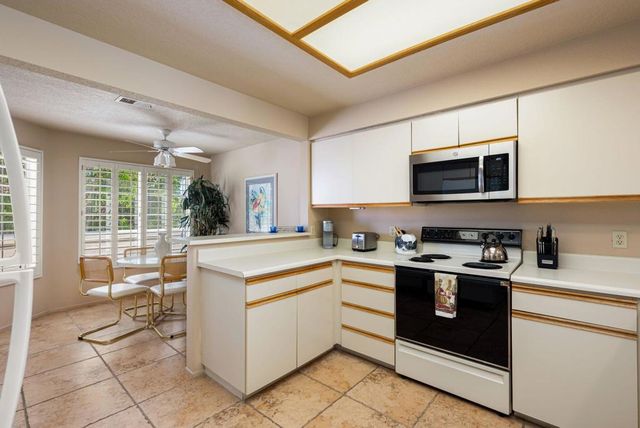 688 Vista Lago Circle N, Palm Desert, CA 92211