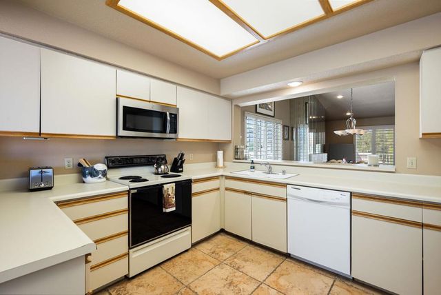 688 Vista Lago Circle N, Palm Desert, CA 92211