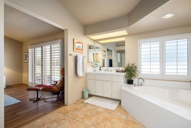 688 Vista Lago Circle N, Palm Desert, CA 92211