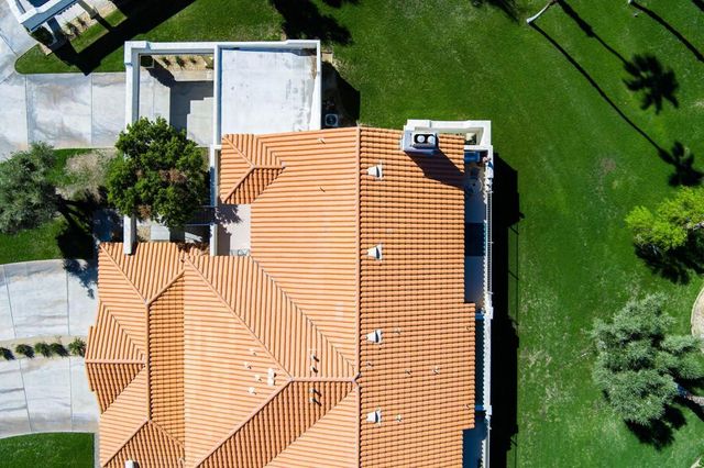 688 Vista Lago Circle N, Palm Desert, CA 92211