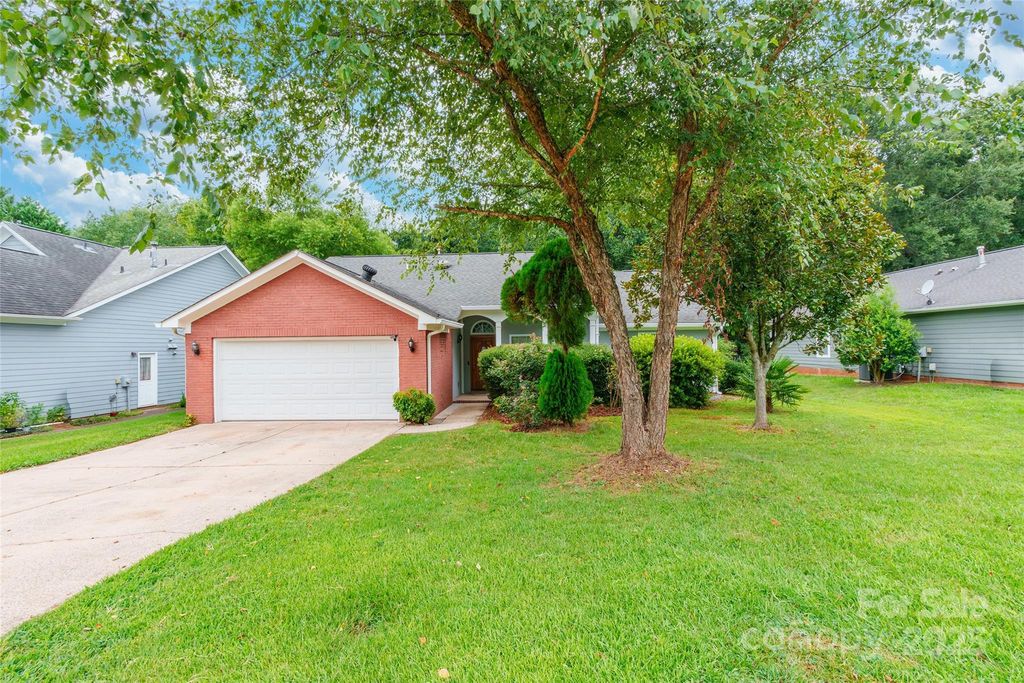 12145 Landing Green Drive, Charlotte, NC 28277