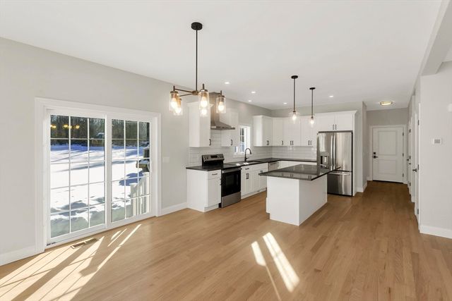 105 Franklin, Belchertown, MA 01007