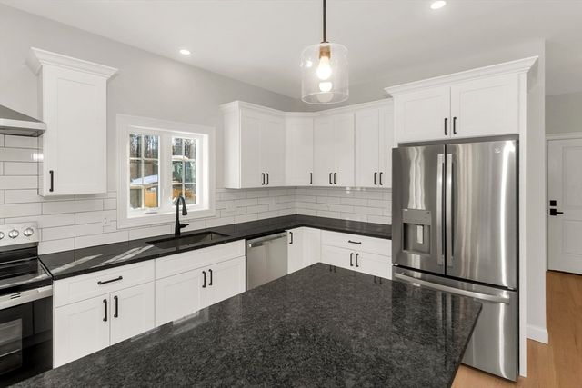 105 Franklin, Belchertown, MA 01007