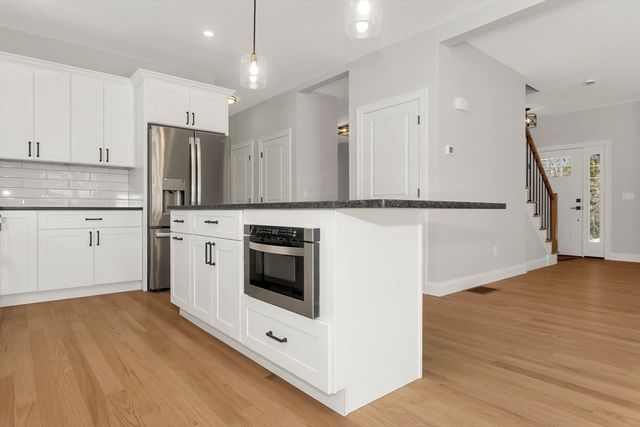 105 Franklin, Belchertown, MA 01007