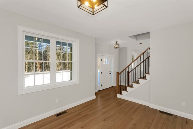 105 Franklin, Belchertown, MA 01007