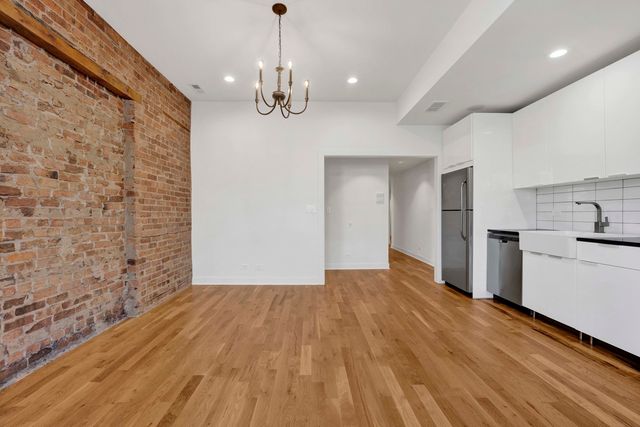 4911 S Calumet Avenue 2N, Chicago, IL 60615