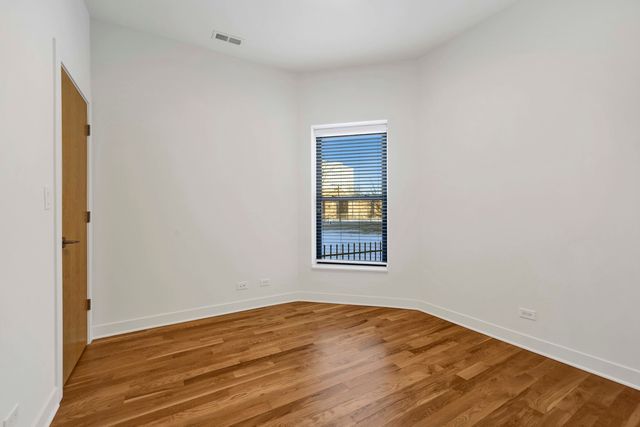 4911 S Calumet Avenue 2N, Chicago, IL 60615
