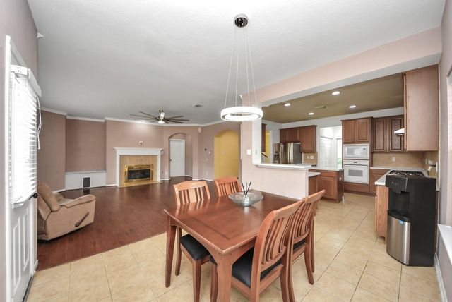 14103 Imperial Wood Lane, Rosharon, TX 77583