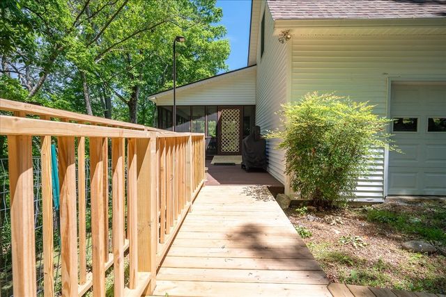 1518 Old Waynesboro Hwy, Lawrenceburg, TN 38464