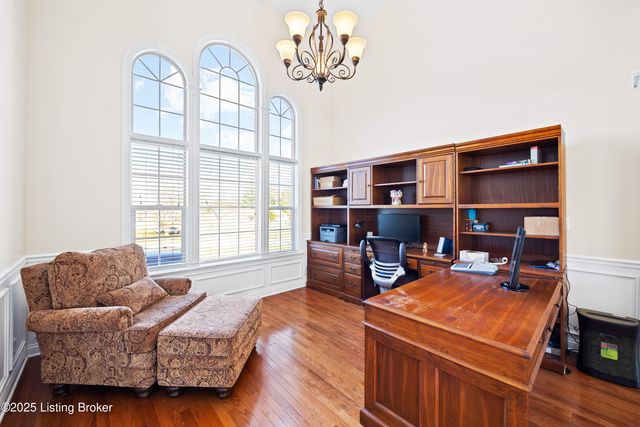 275 Brian Dr, Shepherdsville, KY 40165