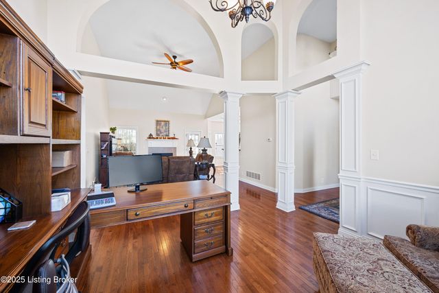 275 Brian Dr, Shepherdsville, KY 40165