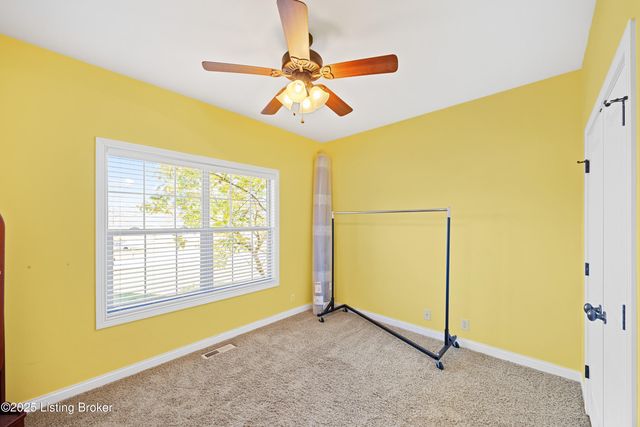 275 Brian Dr, Shepherdsville, KY 40165