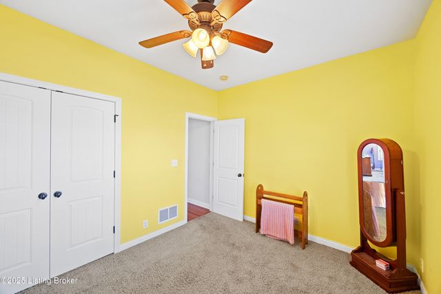 275 Brian Dr, Shepherdsville, KY 40165