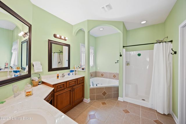 275 Brian Dr, Shepherdsville, KY 40165