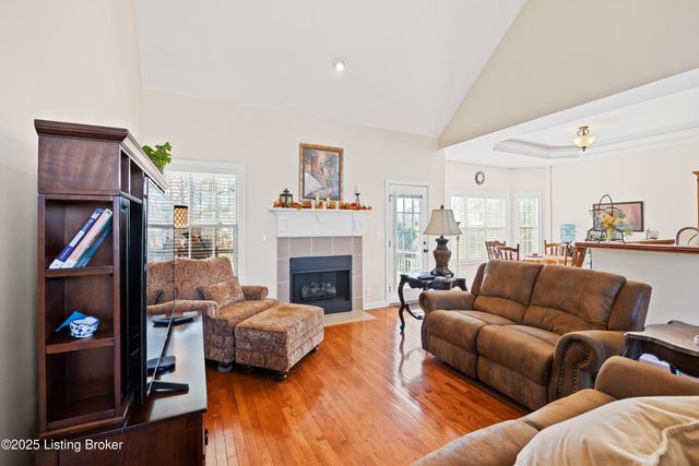 275 Brian Dr, Shepherdsville, KY 40165