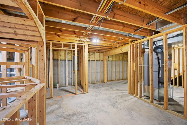 275 Brian Dr, Shepherdsville, KY 40165