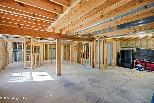 275 Brian Dr, Shepherdsville, KY 40165