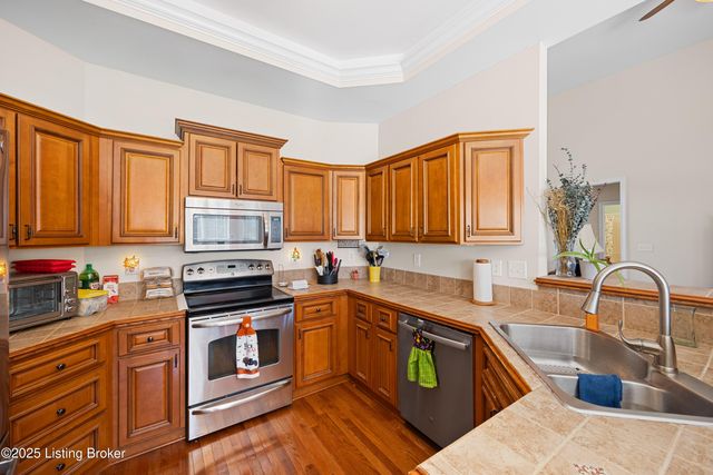 275 Brian Dr, Shepherdsville, KY 40165