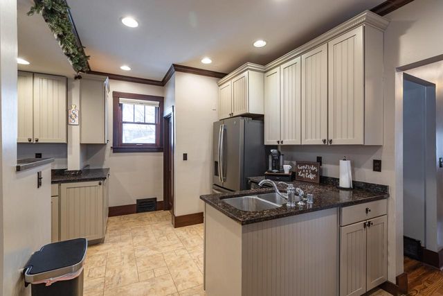 136 20th STREET S, La Crosse, WI 54601