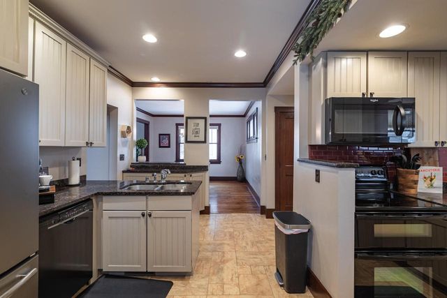 136 20th STREET S, La Crosse, WI 54601