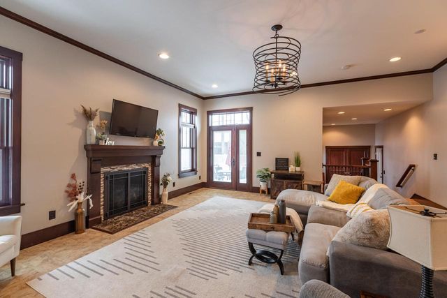 136 20th STREET S, La Crosse, WI 54601