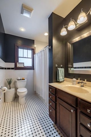 136 20th STREET S, La Crosse, WI 54601