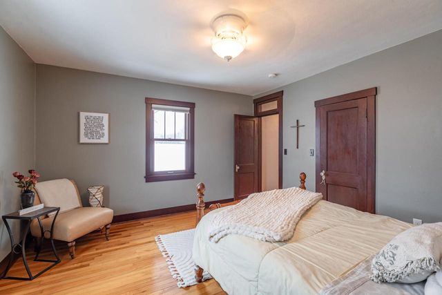 136 20th STREET S, La Crosse, WI 54601