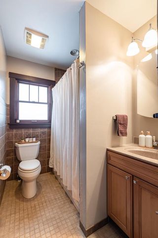 136 20th STREET S, La Crosse, WI 54601