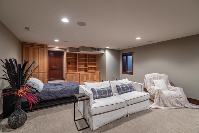 136 20th STREET S, La Crosse, WI 54601