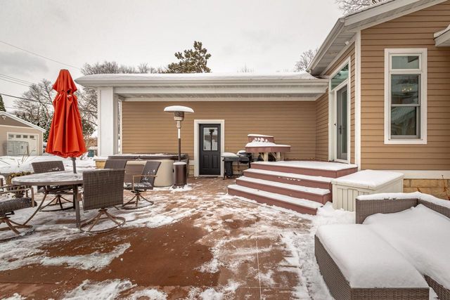 136 20th STREET S, La Crosse, WI 54601