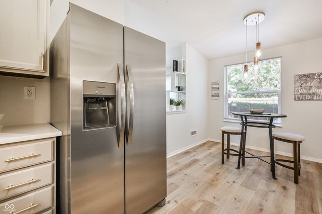 8060 Castle Farms Court, Indianapolis, IN 46256