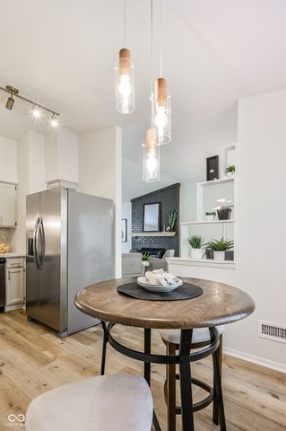 8060 Castle Farms Court, Indianapolis, IN 46256