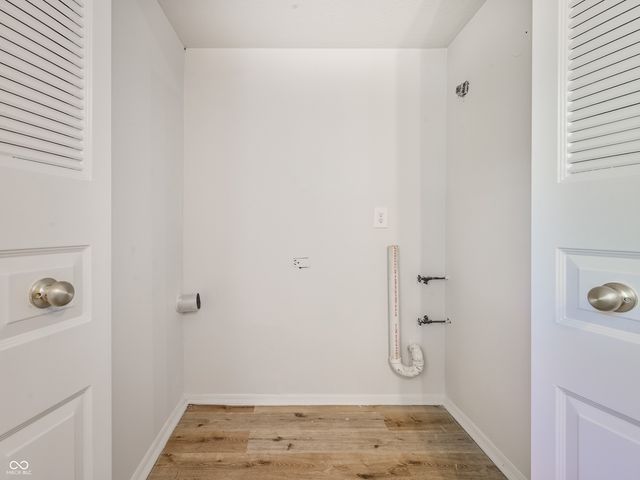 8060 Castle Farms Court, Indianapolis, IN 46256