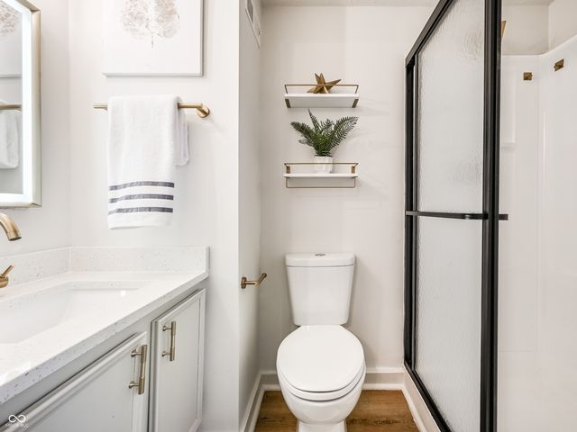 8060 Castle Farms Court, Indianapolis, IN 46256