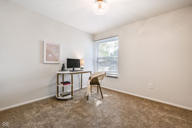 8060 Castle Farms Court, Indianapolis, IN 46256