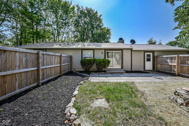 8060 Castle Farms Court, Indianapolis, IN 46256