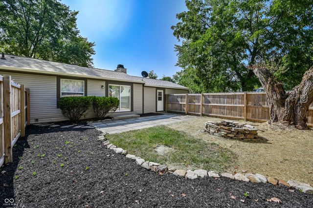 8060 Castle Farms Court, Indianapolis, IN 46256