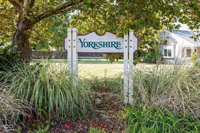 8060 Castle Farms Court, Indianapolis, IN 46256