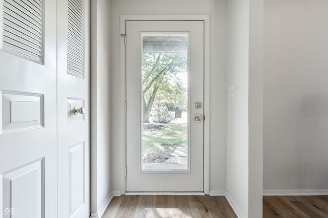 8060 Castle Farms Court, Indianapolis, IN 46256