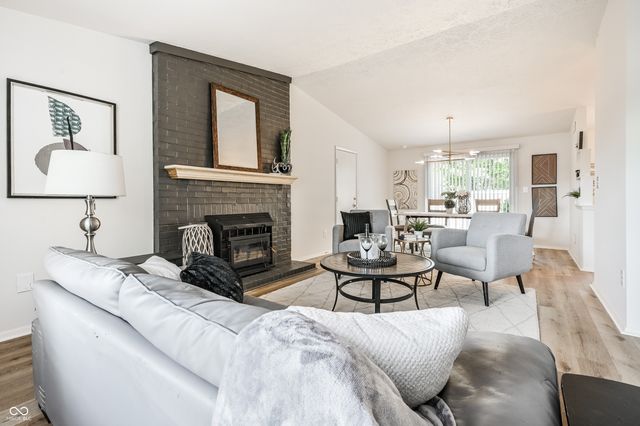 8060 Castle Farms Court, Indianapolis, IN 46256