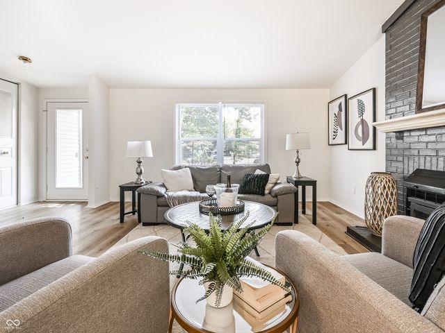 8060 Castle Farms Court, Indianapolis, IN 46256