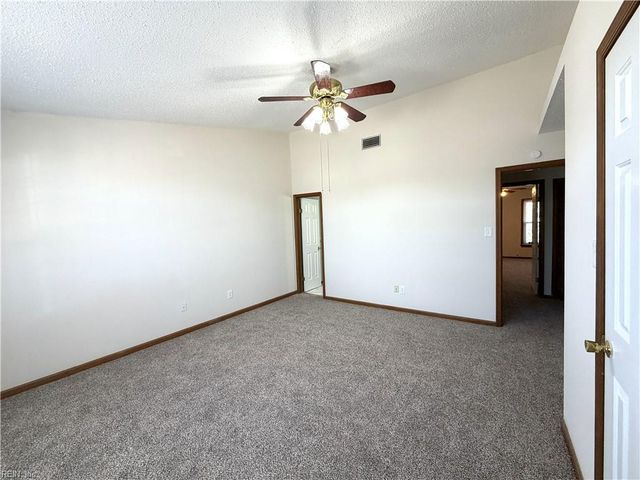 1409 Sampson LN, Virginia Beach, VA 23462