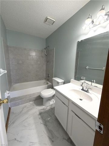 1409 Sampson LN, Virginia Beach, VA 23462