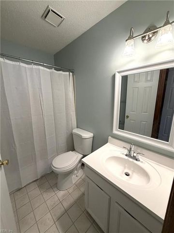 1409 Sampson LN, Virginia Beach, VA 23462