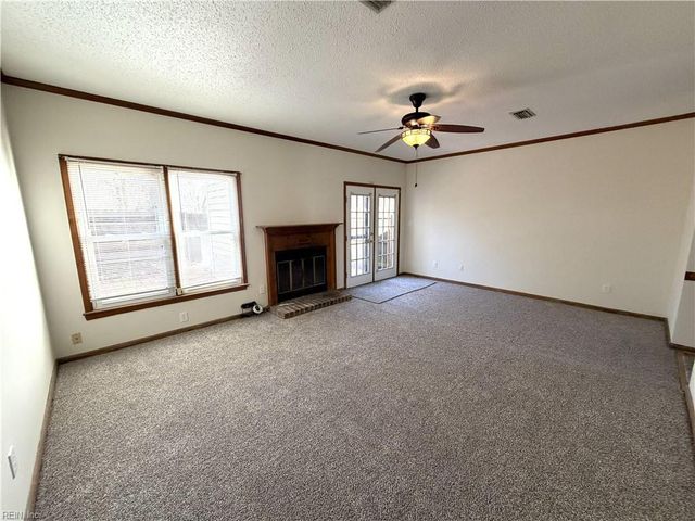 1409 Sampson LN, Virginia Beach, VA 23462