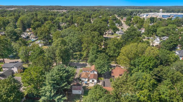 707 East Street, Three Rivers, MI 49093
